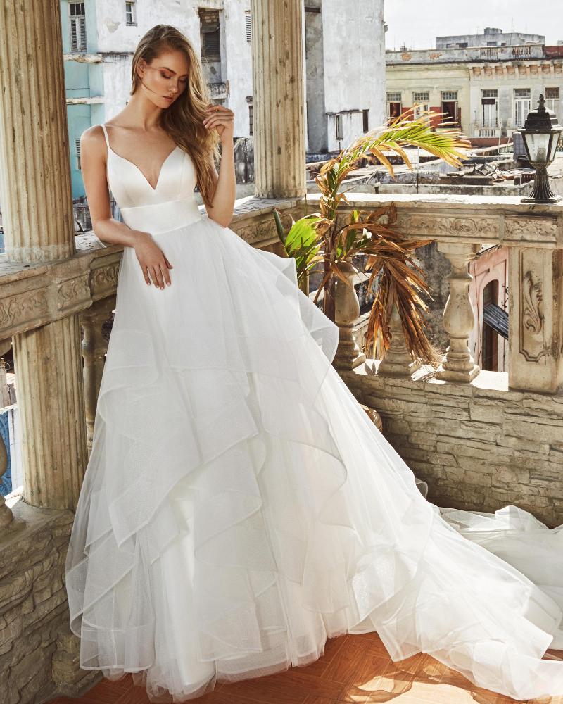 La8223 simple tulle wedding dress with spaghetti straps and v neck2